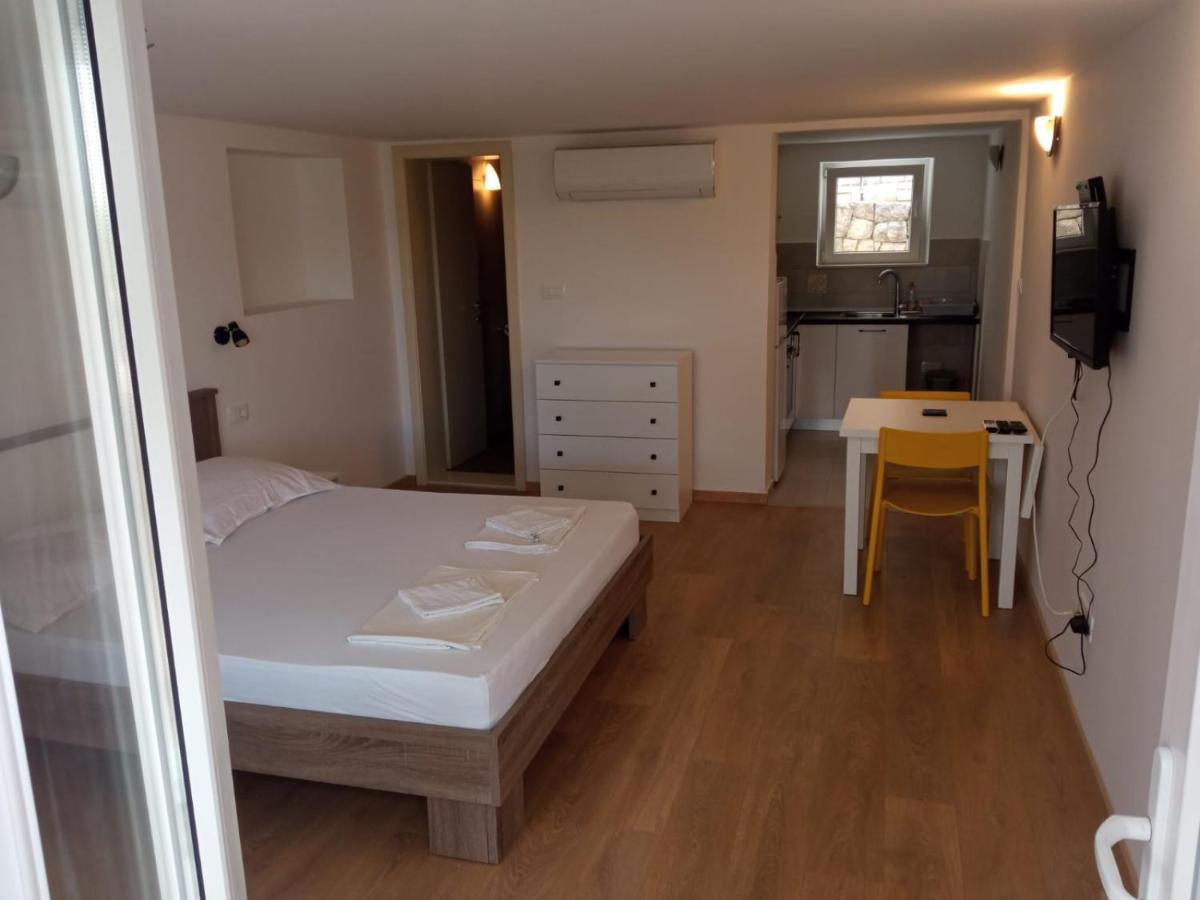 Apartmani Jure Peric Duće Eksteriør bilde